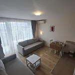 Апартаменти And Orchid Premium